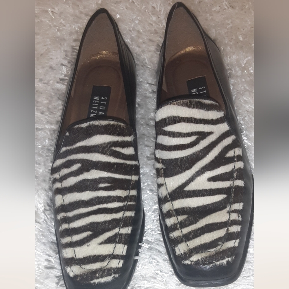 STUART WEITZMAN BLACK & ZEBRA PRINT LOAFER